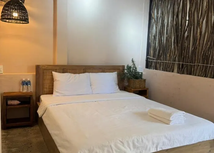 The Chan Chan Seaside Guest house *